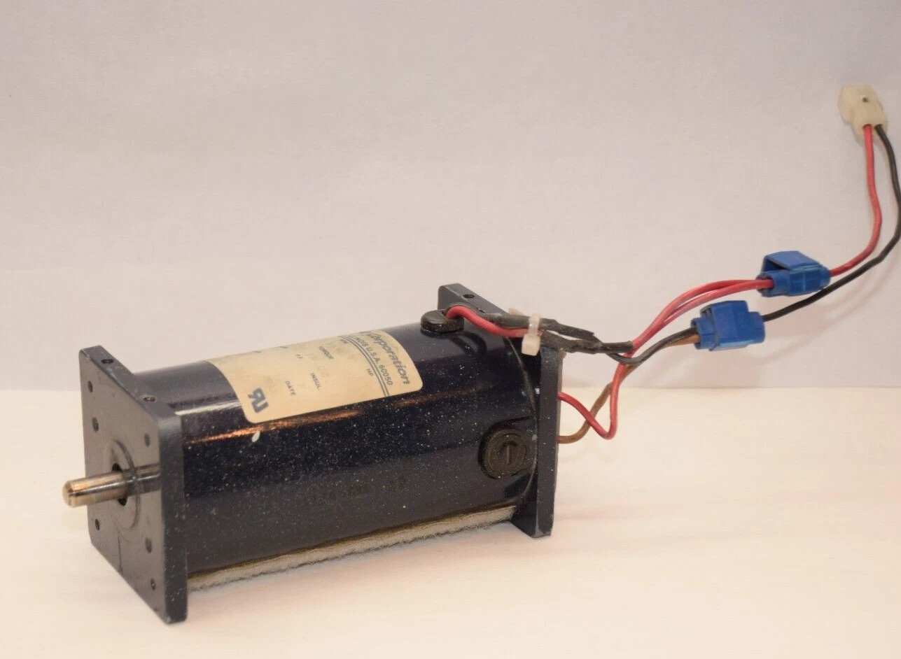 Used RAE Corporation Servo Motor 242316 115vdc TENV 36in oz 1980rpm