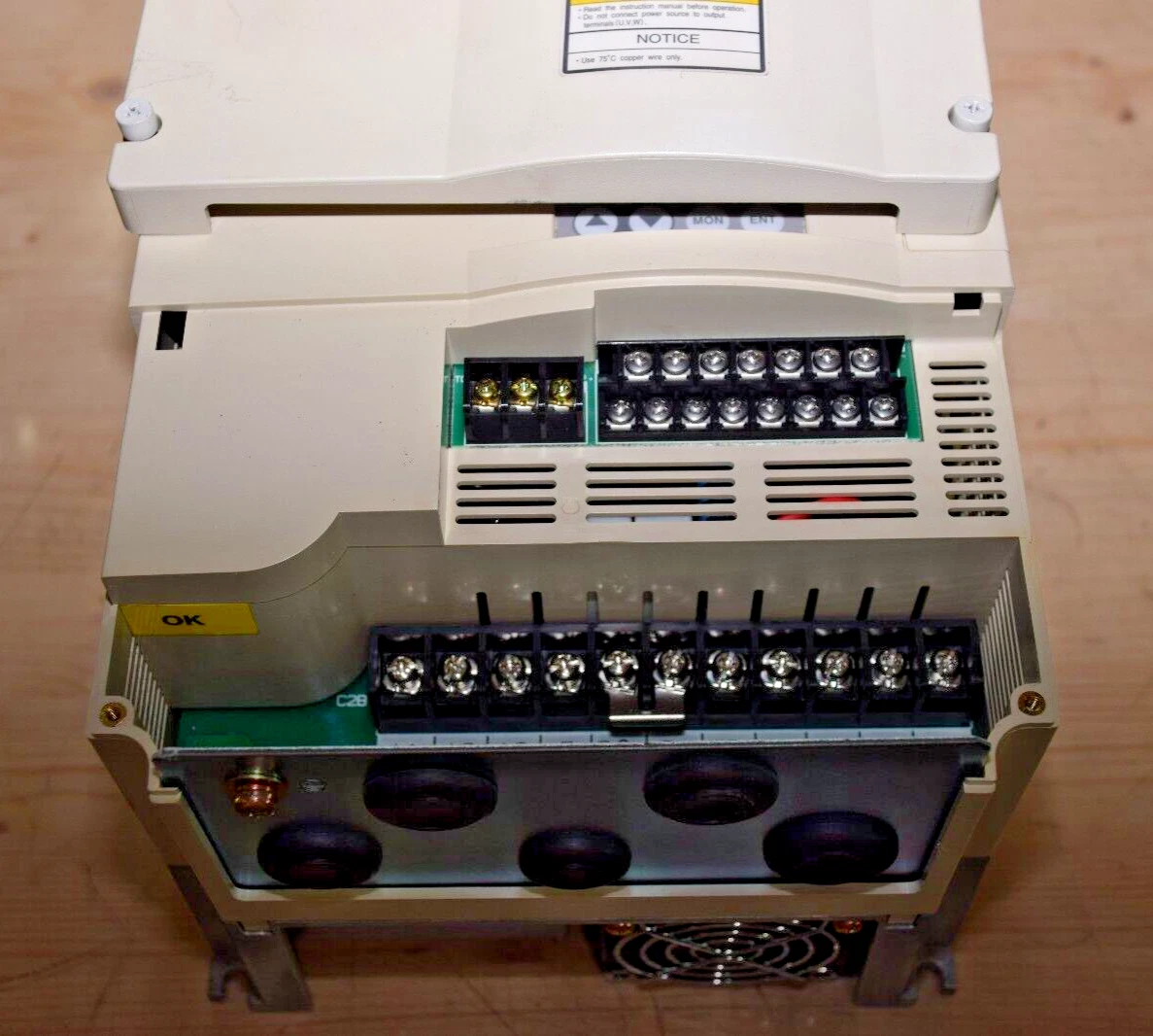 Toshiba VFS5-5020UPH Transistor Inverter AC Drive 2.1A 1Hp 575V 2 KVA 1HP (NEW)