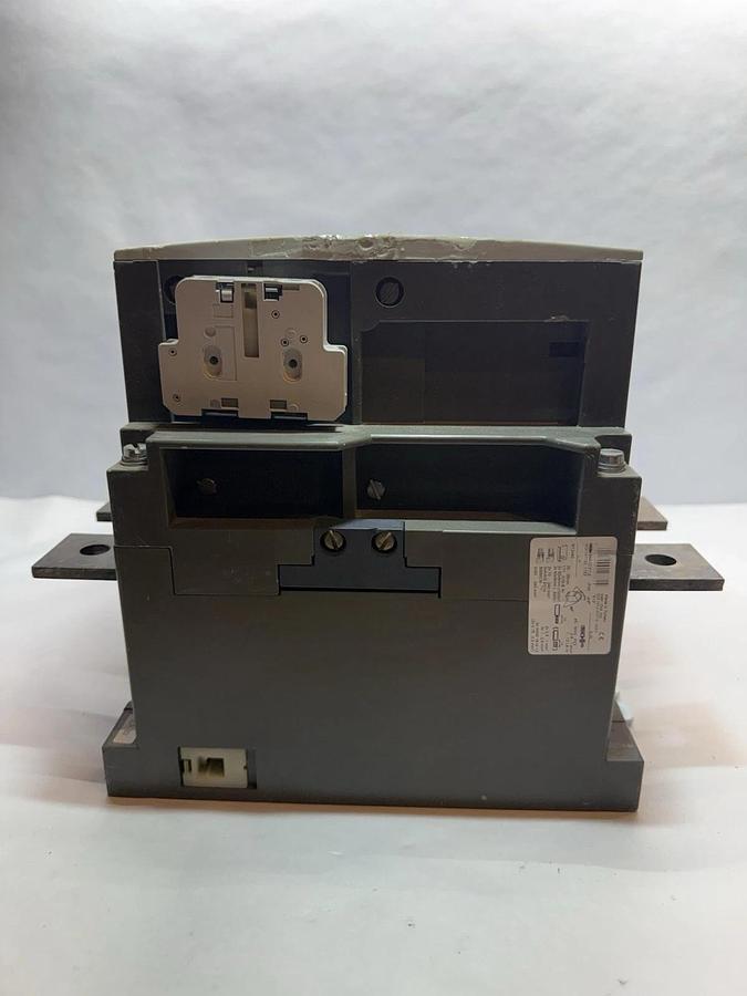 Siemens 3TF6944-0C Contactor,  500HP, 820Amp, 600VAC, 3-Pole, 120VAC Coil 820A