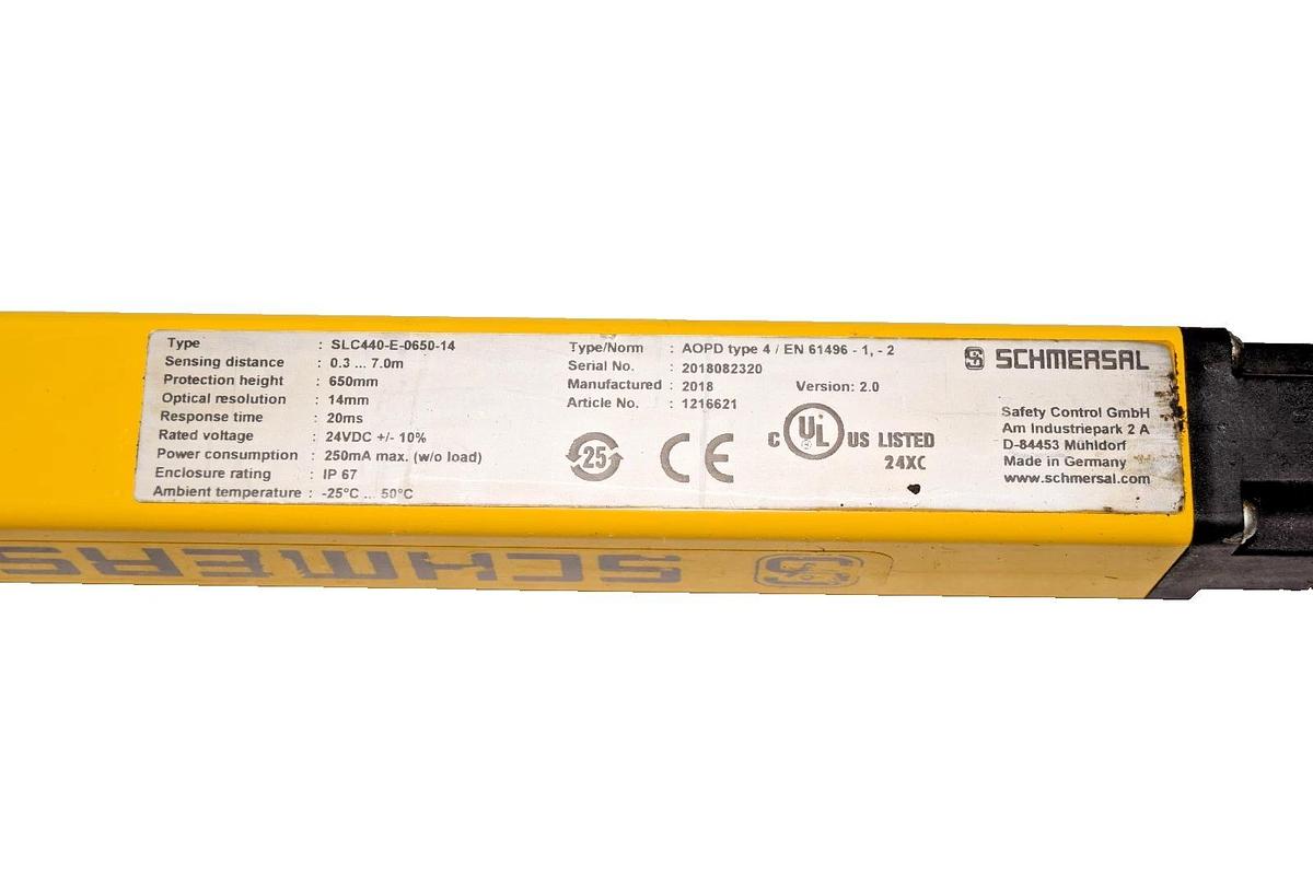 Schmersal Safety Light Curtain SLC440-E-0650-14 Emitter 24VDC (New)