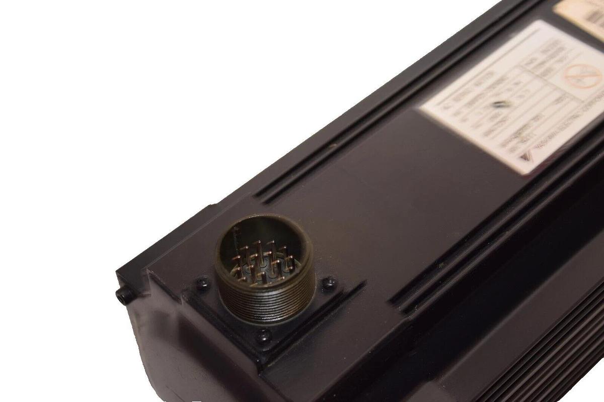 Used Yaskawa AC Servo Motor USAFED-13CA2KE 1.3kW w/ UTOPH-600VB encoder