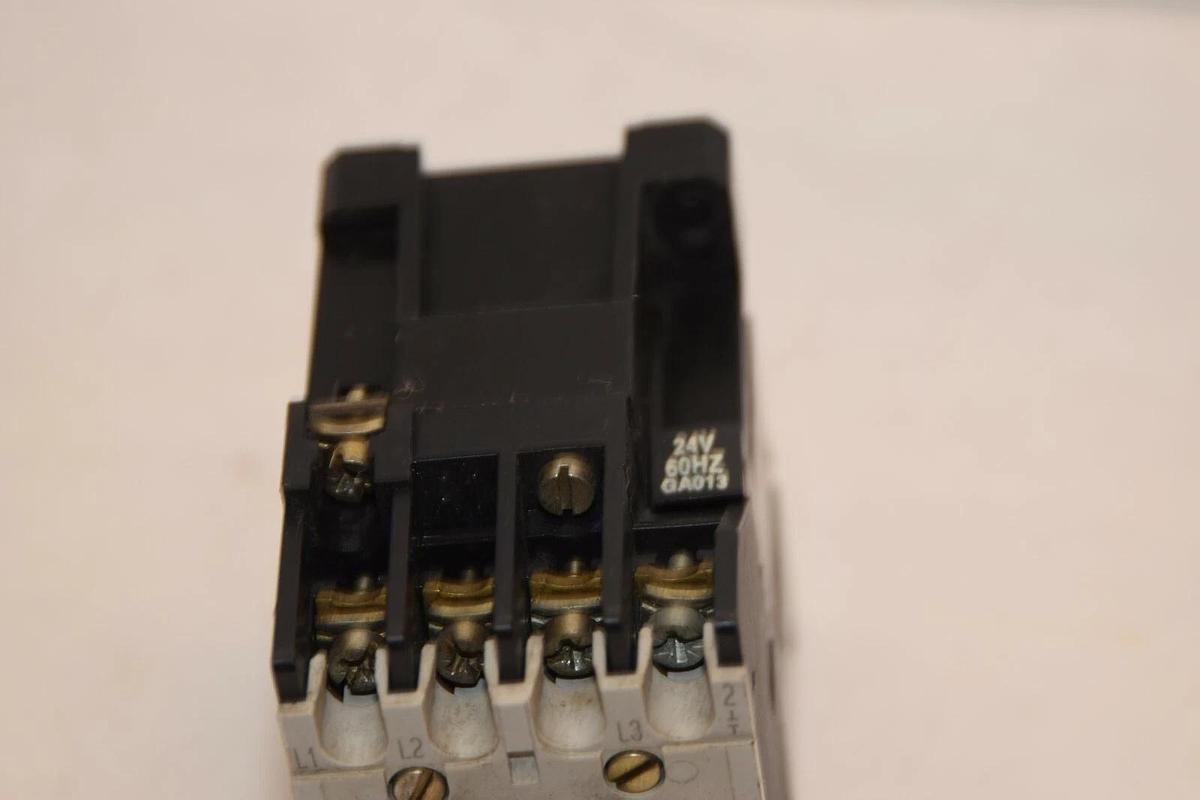 Used ALLEN BRADLEY 509-T0J 509-TOJ Series B Size 00 3Ph 3-4P 600V 24V Coil Starter