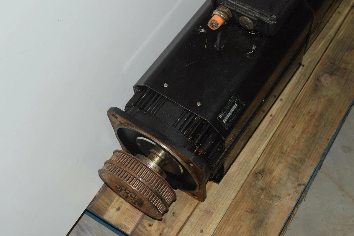 Used REXROTH INDRAMAT 3ph Induction Motor 22kW 2AD132D-B350A1-AS03-A2N1 / 237805