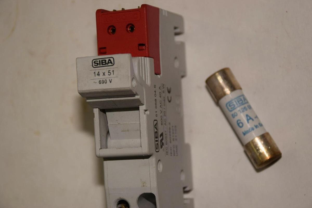 Used SIBA 14x51 51 058 04.S 5105804.S WITH 6A FUSE 600V AC 40A FUSE HOLDER