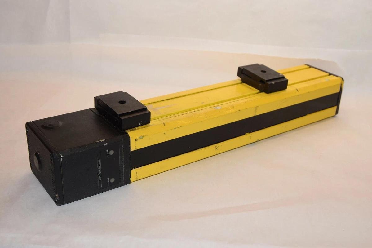 Used SICK 441mm Light Curtain AGSS 450-1111 AGSS4501111 24Vdc 50/60Hz