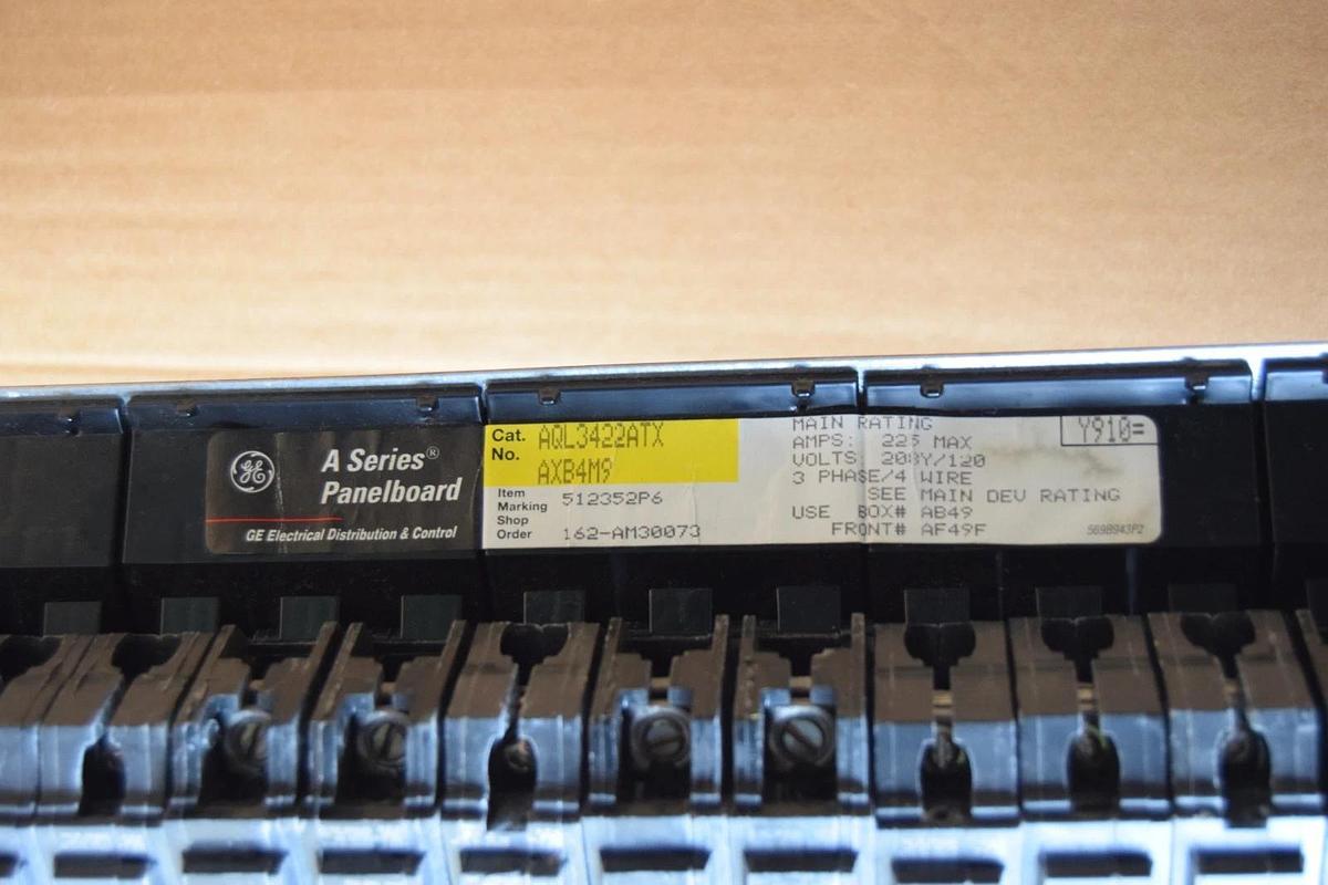 Used General Electric GE A Series 225A Panelboard Interior AQL3422ATX AXB4M9 3ph 4w