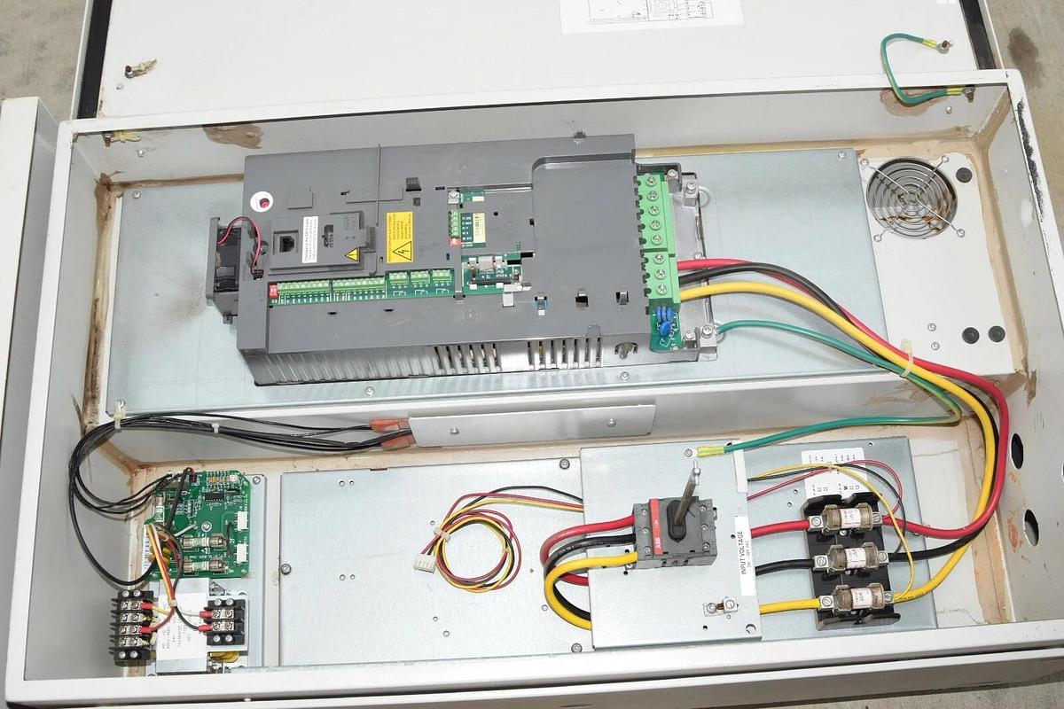 Used ABB ACH550-PDR-031A-4+B058 AC DRIVE  20HP  3ph 380-480 31A