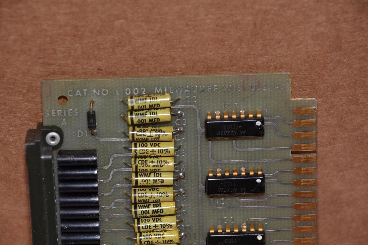 Used ALLEN BRADLEY 1720-L002 1720 L002 SERIES A 2 INPUT AND GATES