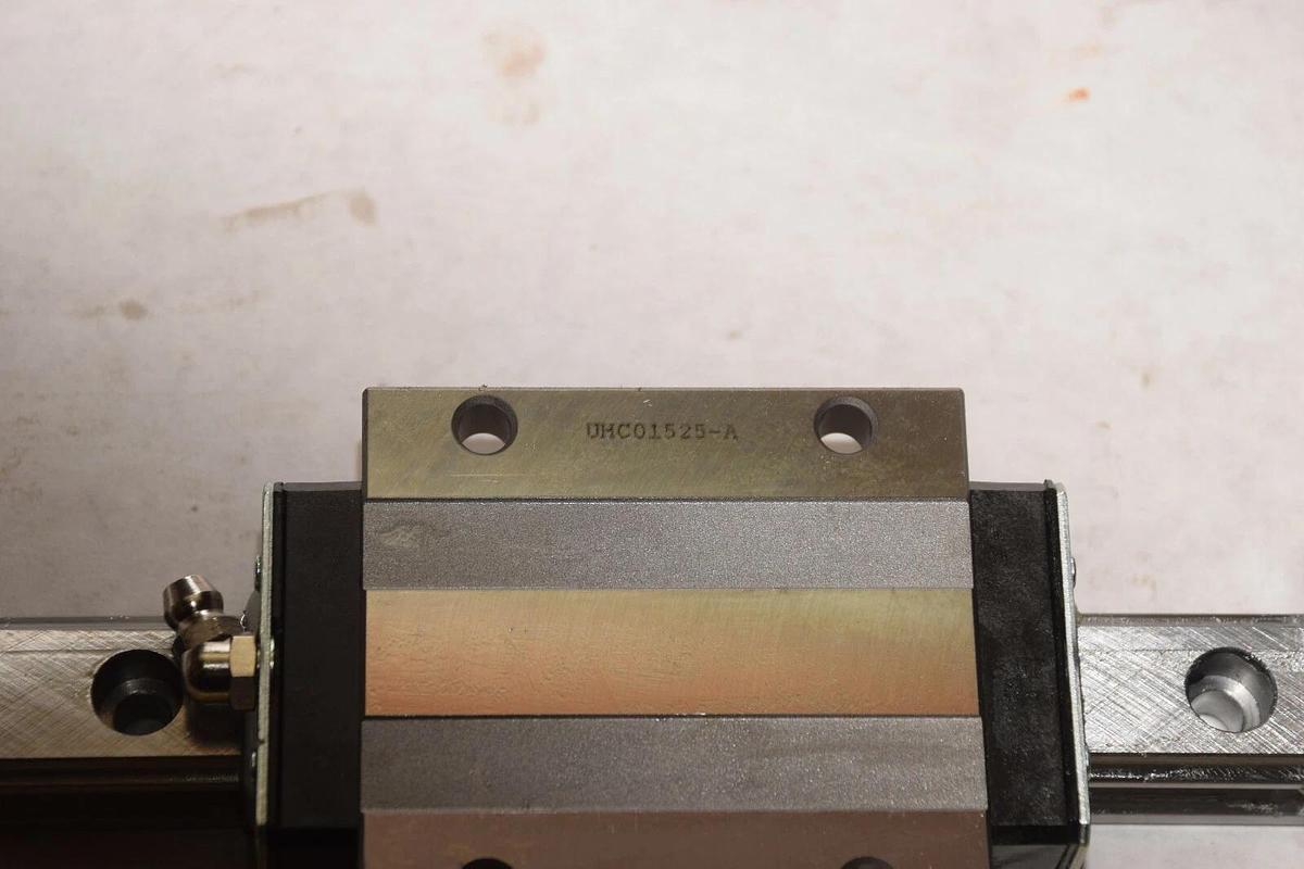 (New) THK Linear glide rail 11" bearing THK Rail UHC01525-A