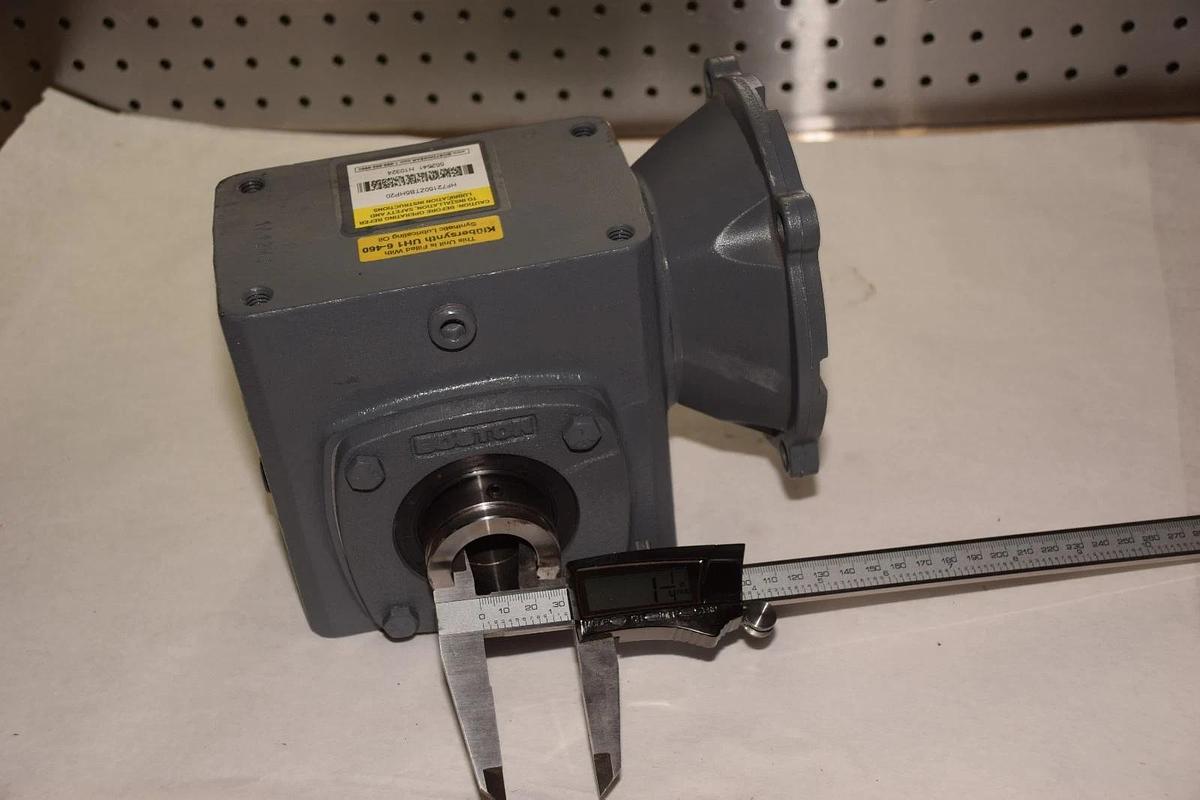 BOSTON GEAR HF72150ZTB5HP20 0.66 HP GEAR REDUCER RATIO 50 NEW