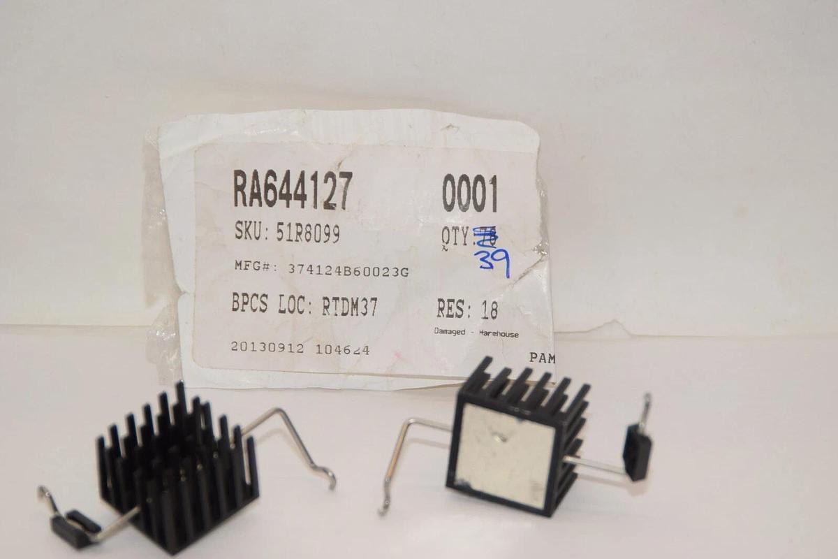 (NEW - Lot of 39) AAVID THERMALLOY 374124B60023G PCB Mount Heat Sink