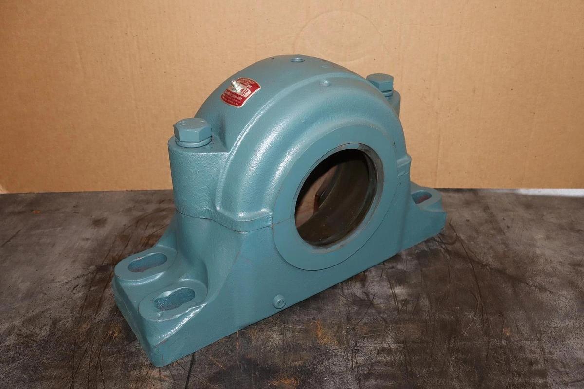 Dodge Spher-Align Pillow Block HOUSING 4-Bolt SAF-4-15/16 041223 4-15/16-5 (NOS)