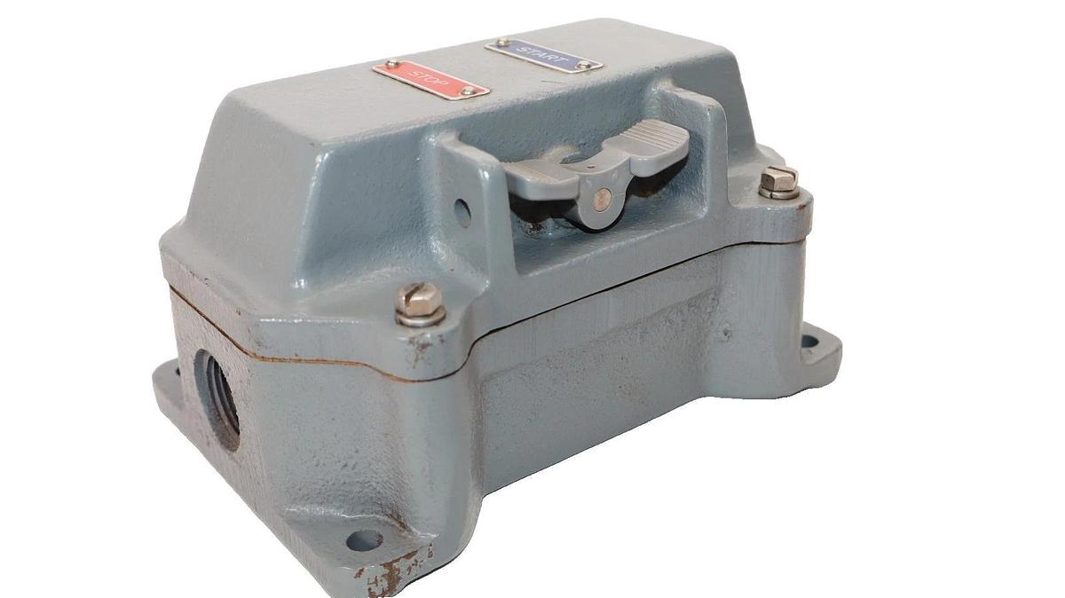 Square D Heavy Duty Control Statation 9001 GW-241 GW241 Series A  (New)