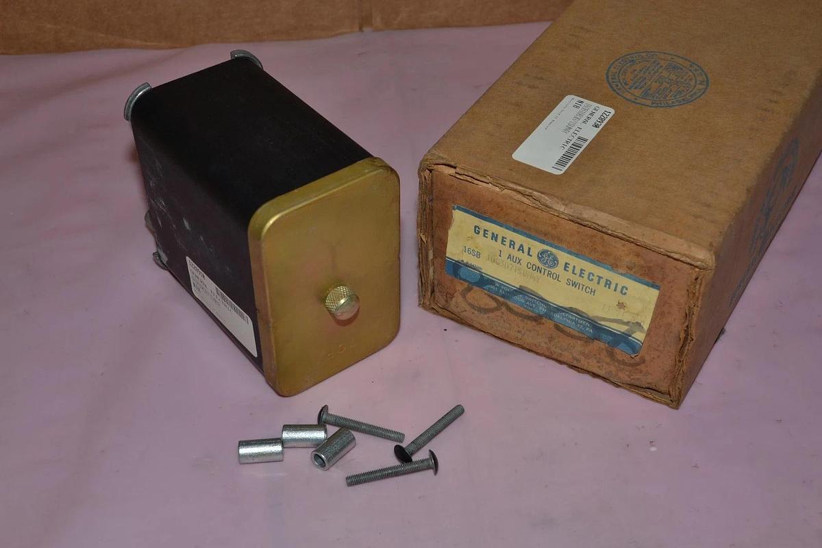 GENERAL ELECTRIC GE 16SB1DB3D71SUM4Y 16SB 1DB3D71SUM4Y 3 POS CONTROL SWITCH NEW