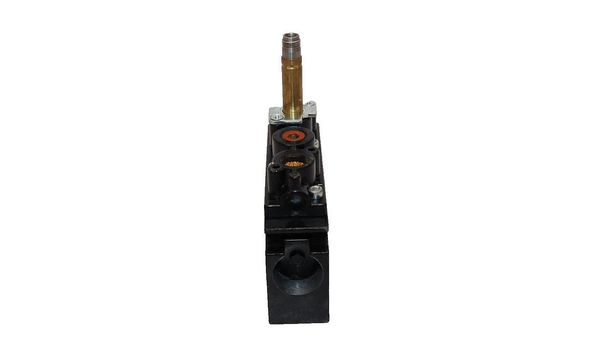 ARO A222SS-12O-A Solenoid Valve *No Coil* (New)