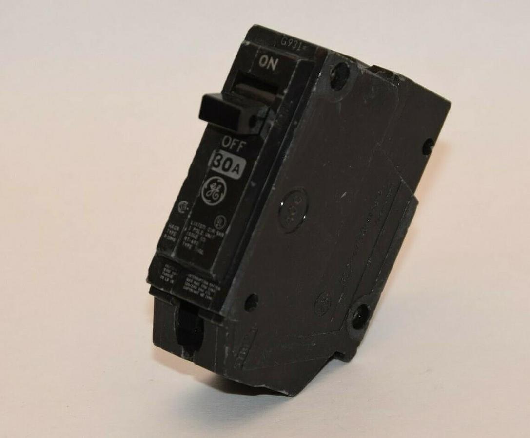 (NEW) GE THQL 30 THQL30 30A 30 Amp  Sinlge Pole Standard Trip Circuit Breaker