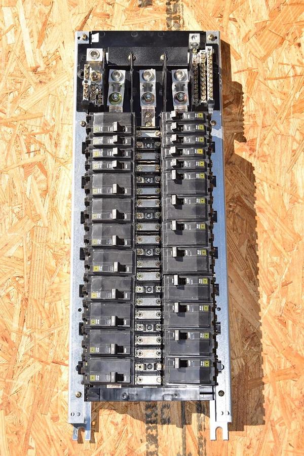 Used Square D 42 Circ 225A Main Lug Panelboard Interior NQOM442L225GSA 3ph 15a 20a 30