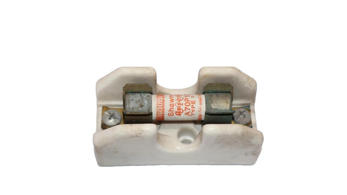 Used Buss / Bussmann 1976-1 , 19761 30A 700V Porcelain Fuse Holder (Lot of 2)