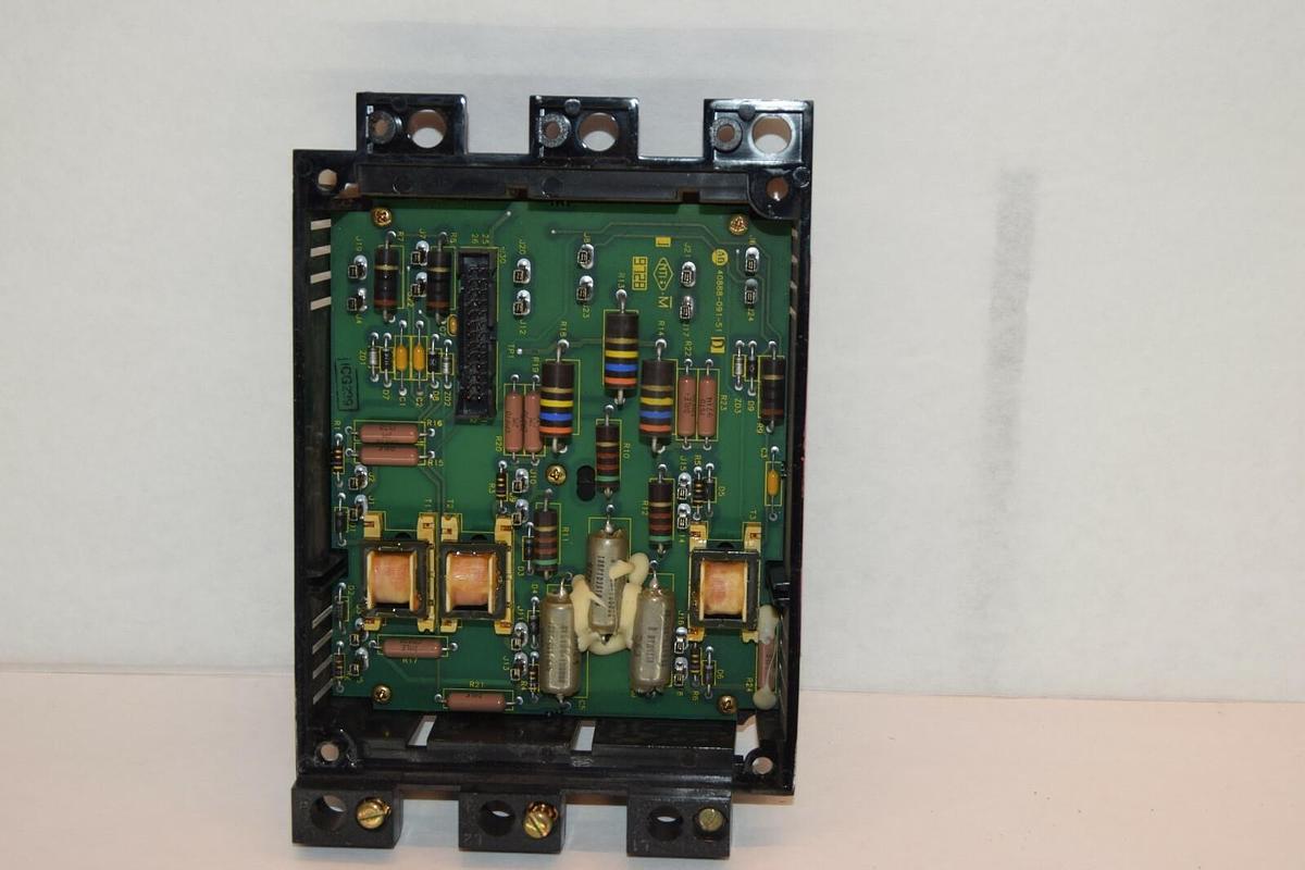 Used ALLEN BRADLEY 40888-091-51 D DRIVE BOARD WITH COVER