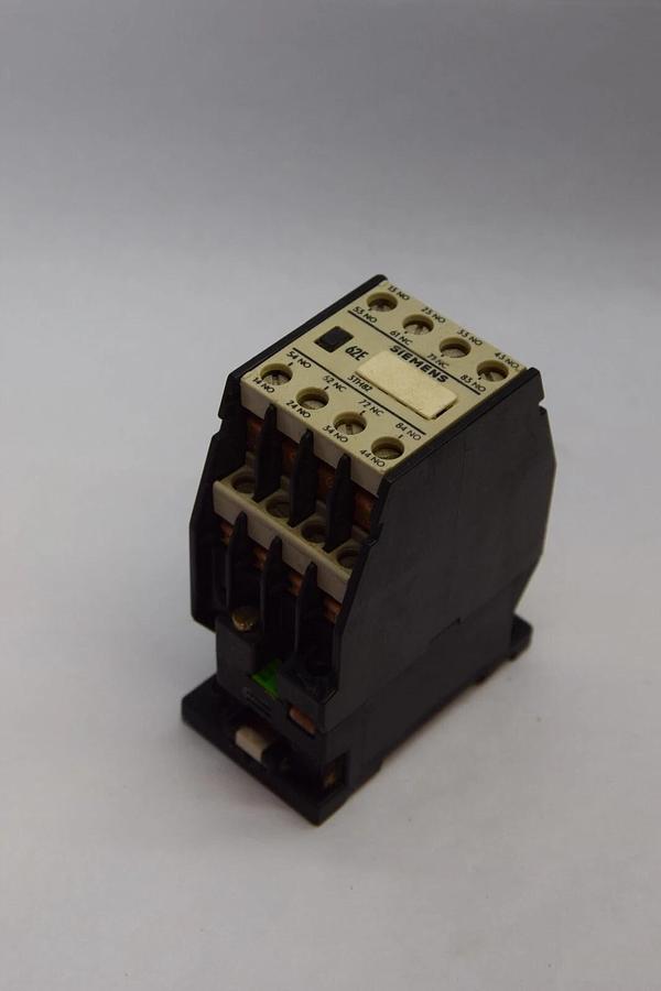 Used SIEMENS 3TH82 62-0A 42V Coil Contactor