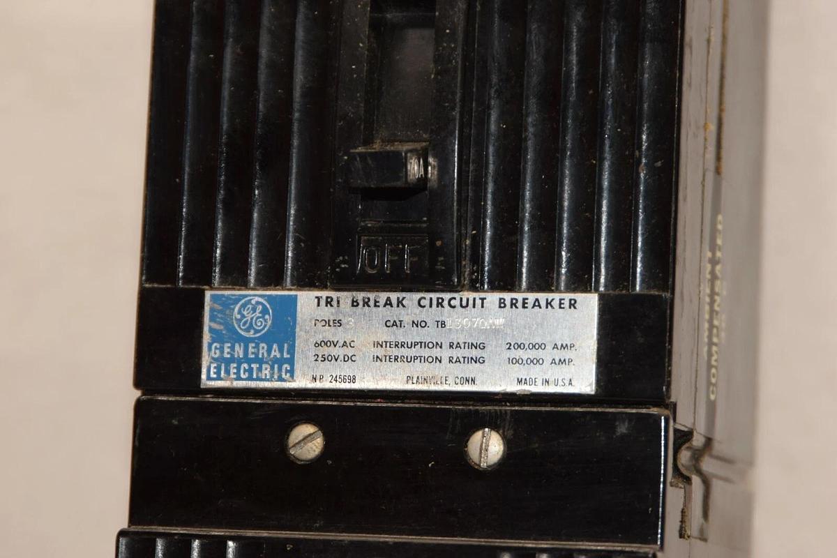 Used GE GENERAL ELECTRIC TB13070AW 70A 70 Amp 70A 600Vac 3P Circuit Breaker