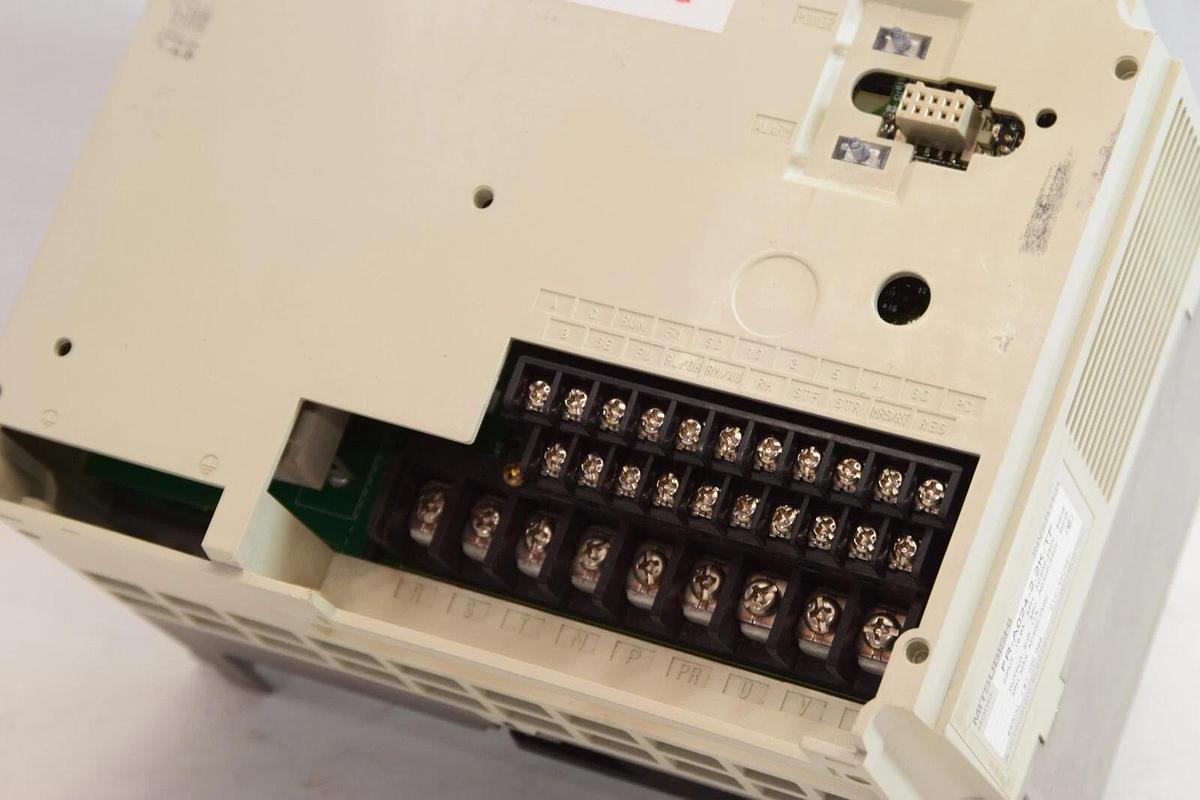 Used MITSUBISHI FR-A024-2.2K-TF 3PH 200-230V 50/60Hz 16.9A Drive Inverter