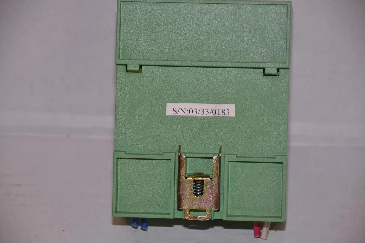 Used Phoenix Contact Step Power Overload Protector STEP-PS-100-240AC/12DC/3 12vdc