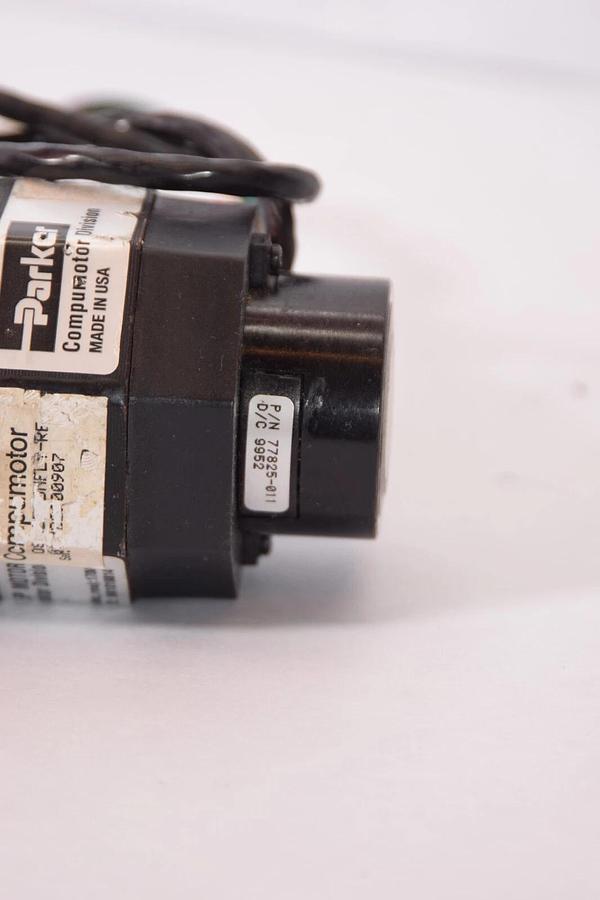 Used PARKER OS22B-DNFLY 77825-011 Compumotor Double-Shaft Bipolar Stepper Motor 115W