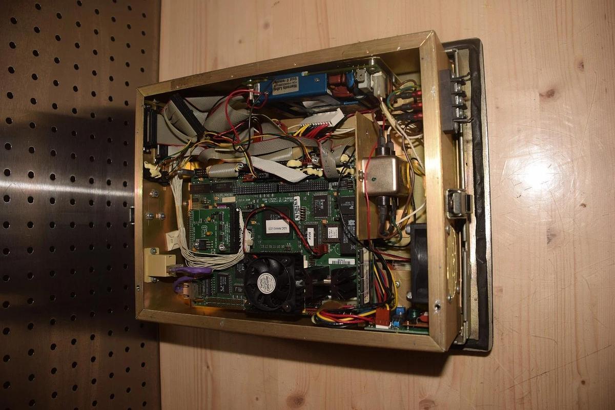 Used GE Fanuc Display Station 2000 Operating Panel 2BCM2-2D00-0001 IC752WTE000D