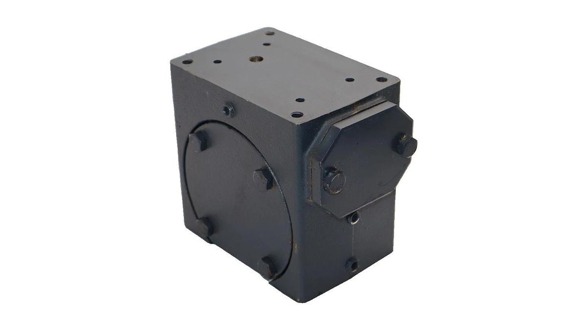 Used Hub City Gear Box Speed Reducer 0230-01368 023001368 Model 181 Style B 25:1 *NOS