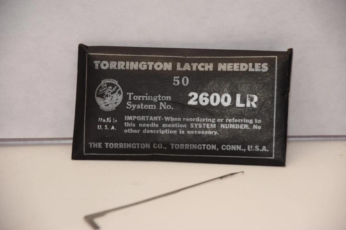 (NEW - Approx. 40) TORRINGTON 2600 LR , 2600LR Latch Needle