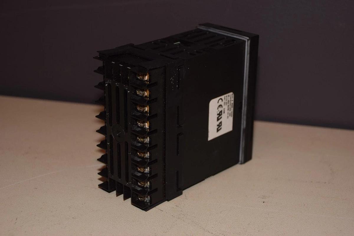 VEEDER ROOT 8628-10000 862810000 50/60hz TEMPERATURE INDICATOR NEW