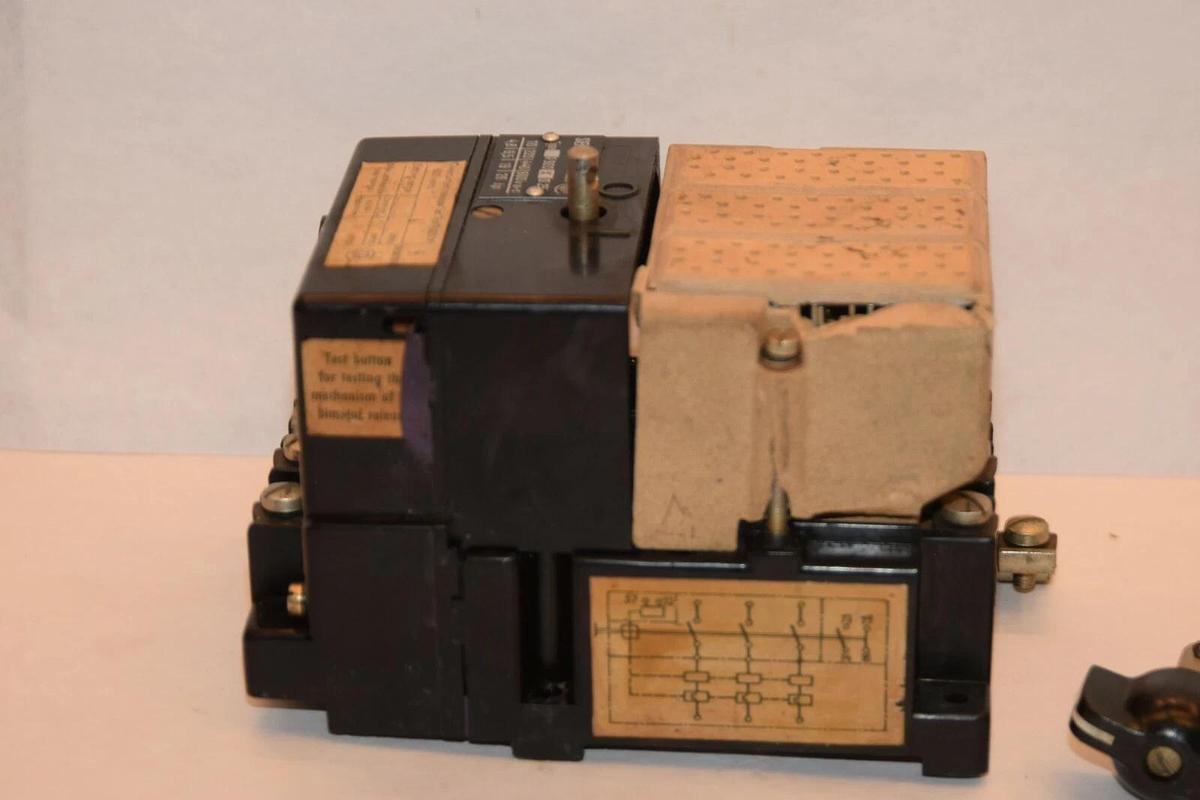 (NEW) SIEMENS Vintage R920III R20XIII25 600Vac Overload Relay