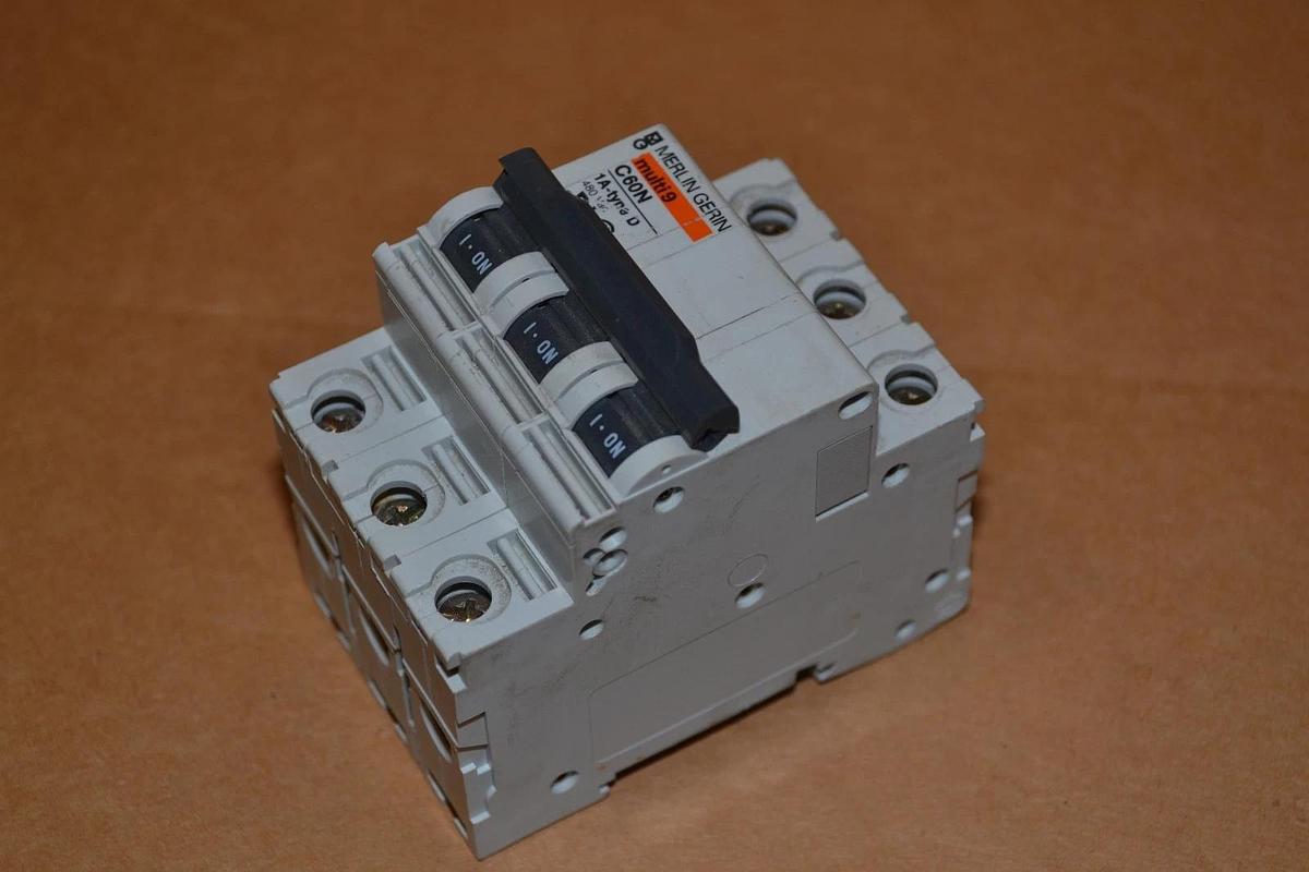 Used MERLIN GERIN MULTI 9 C60N 1A TYPE D 480V 3 POLE CIRCUIT BREAKER
