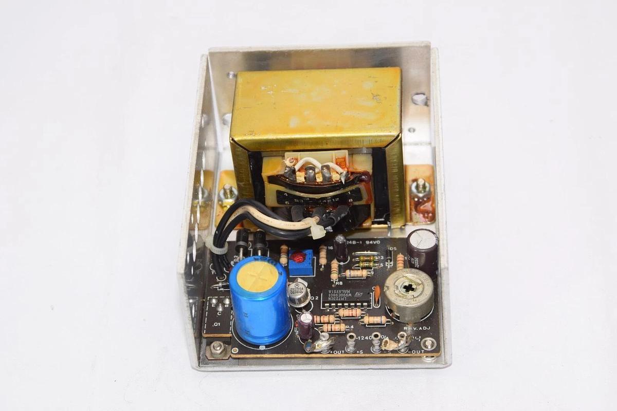 Used SOLA 83-24-212-03 832421203 47-63Hz 24Vdc 1.2A Power Supply