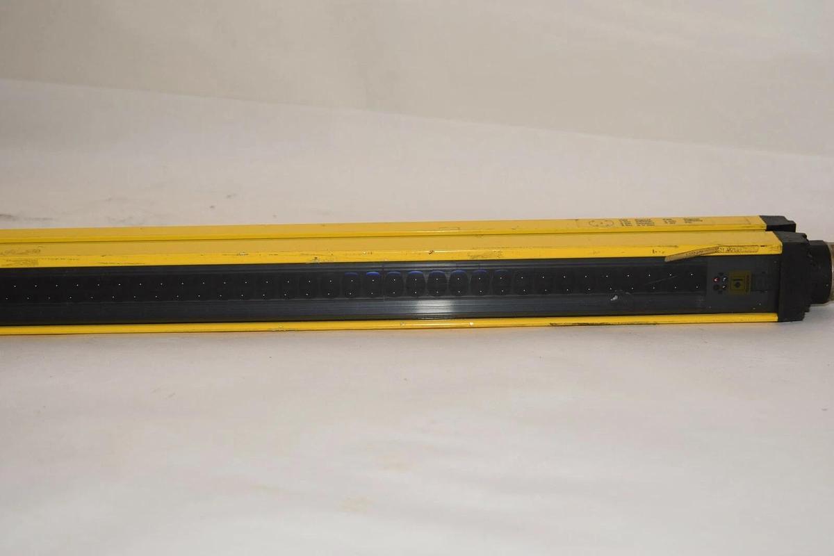 Used SICK Safety Light Curtain C40E-0903AN310 C4000 Range 0-6m C40E0903AN310