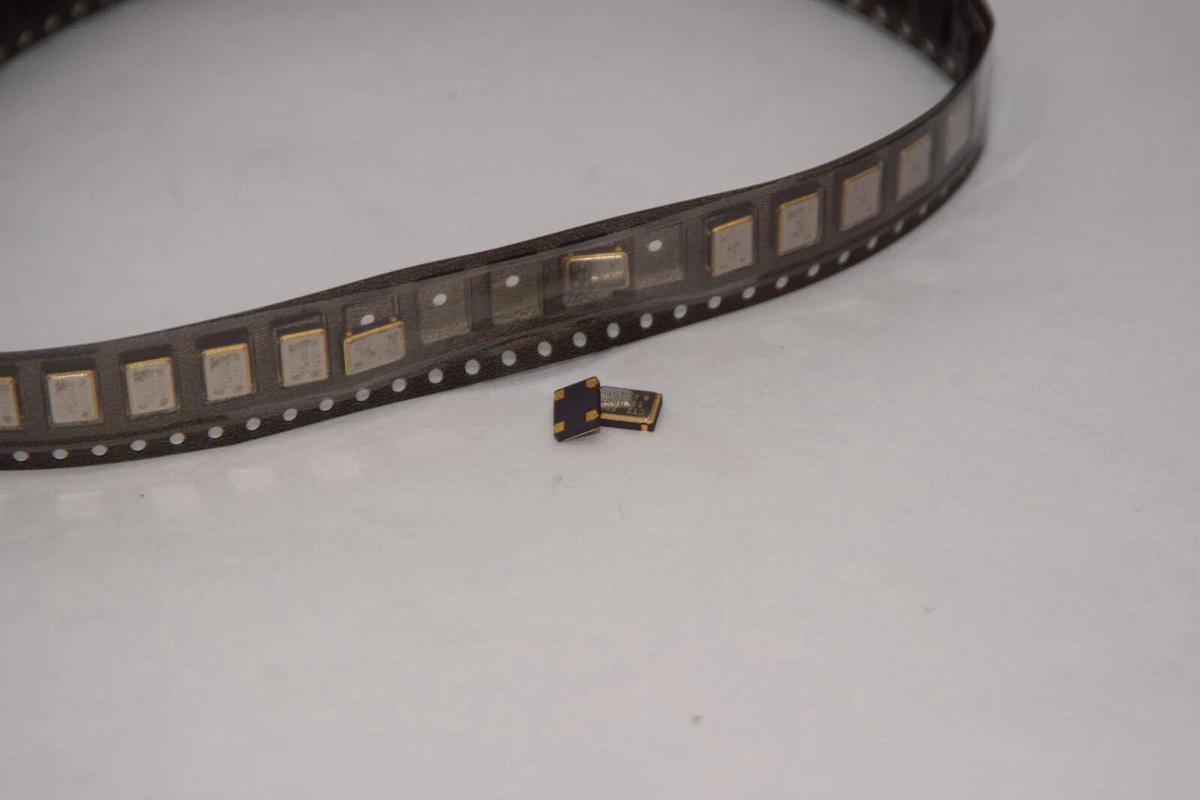 (NEW - Lot of 45) CTZ FBC 33.0000 , 426105 , 1813-2382 Chip