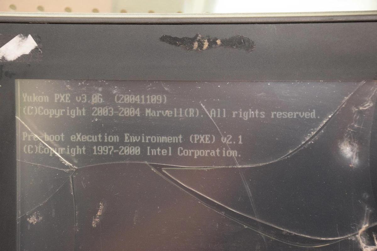 Used XYCOM 4615KPMT PM-070007 HEAVY-DUTY FLAT PANEL INDUSTRIAL PC