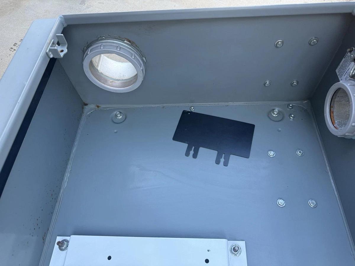 Used ALLEN BRADLEY 400 Amp 1494G-FF3J6  AL-208 Enclosed Switch Disconnect 600VAC 400A