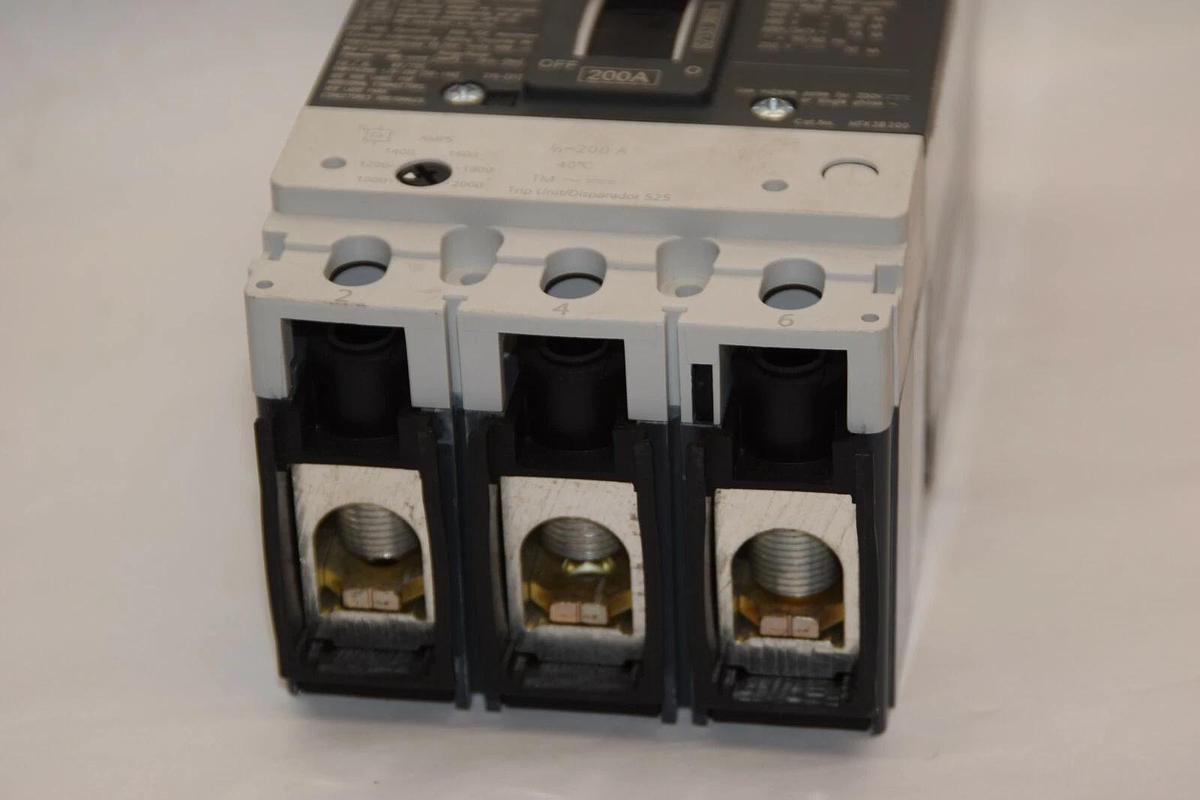 (New) SIEMENS Breaker  HFK3B200L 200A 200 Amp 3VL3520-2KN38-0AA0 200 A