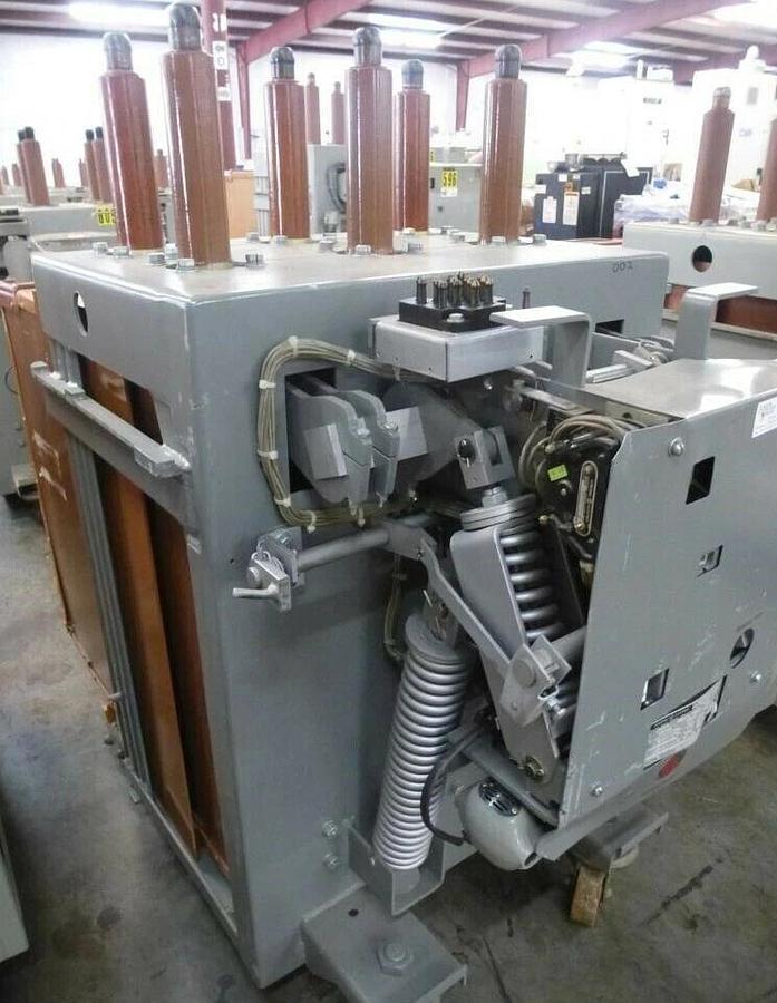 Used GE MAGNE-BLAST AM-13.8-750-6C Circuit Breaker 1200A 15KV 1200 Amp 1200Amp