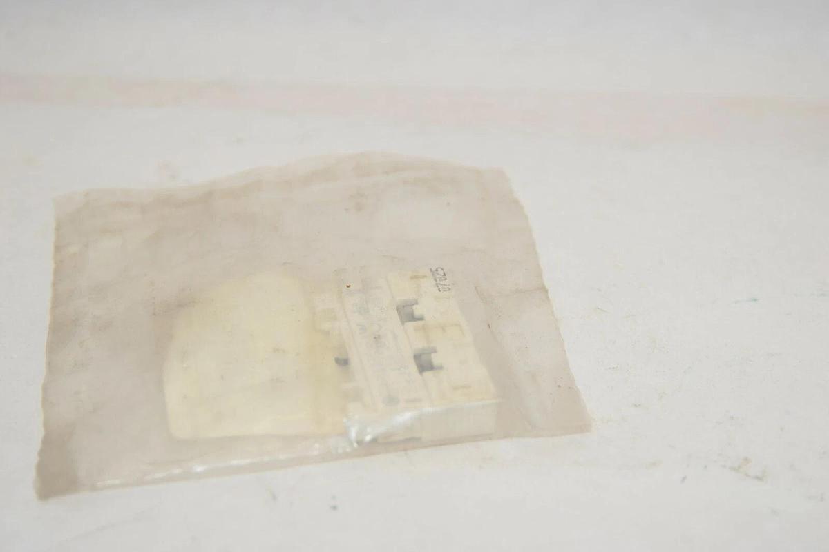 (NEW) TELEMECANIQUE GVAE1 Auxiliary Contact Block