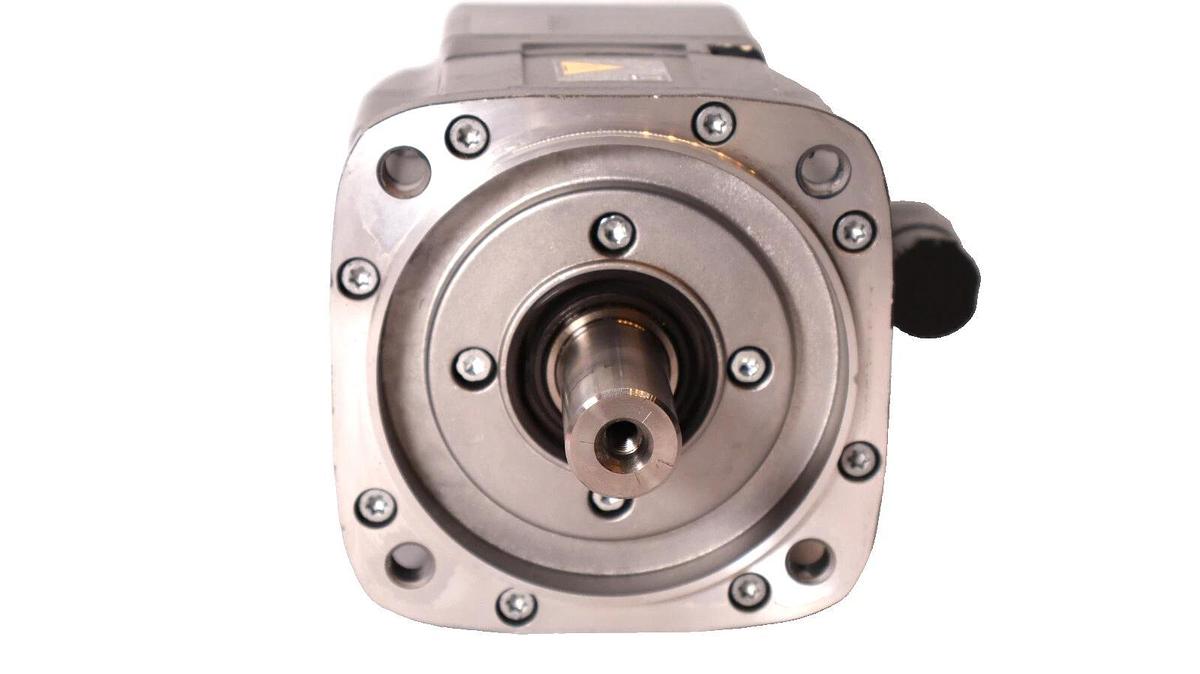 SIEMENS Servo Motor 1FK7060-2AF71-1CB2 1FK70602AF711CB2 3.7A 3000rpm 3ph (NOS)