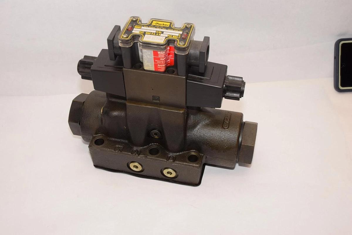 (NEW) PARKER D61VW3C4NYC56 75 With D1VW4CNYC56 75 Directional Control Valve
