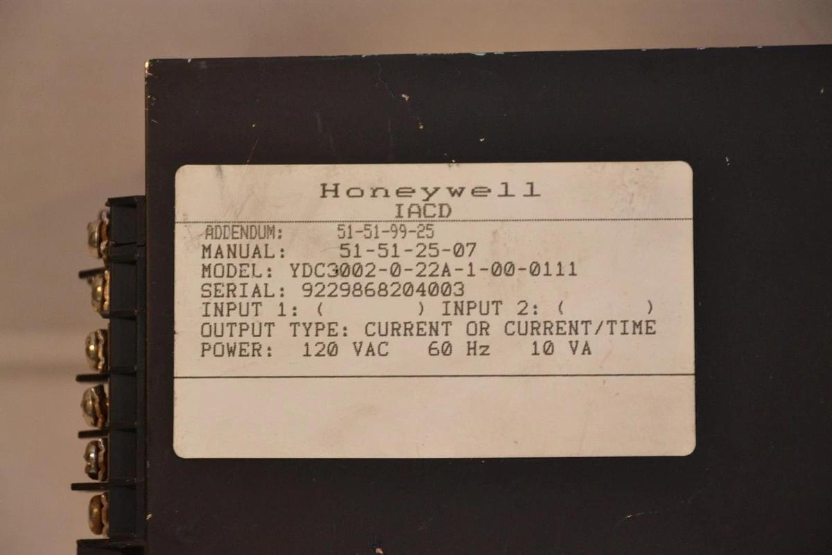 Used Honeywell Temperature Controller YDC3002-0-22A-1-00-0111 51-51-25-07 51-51-99-25