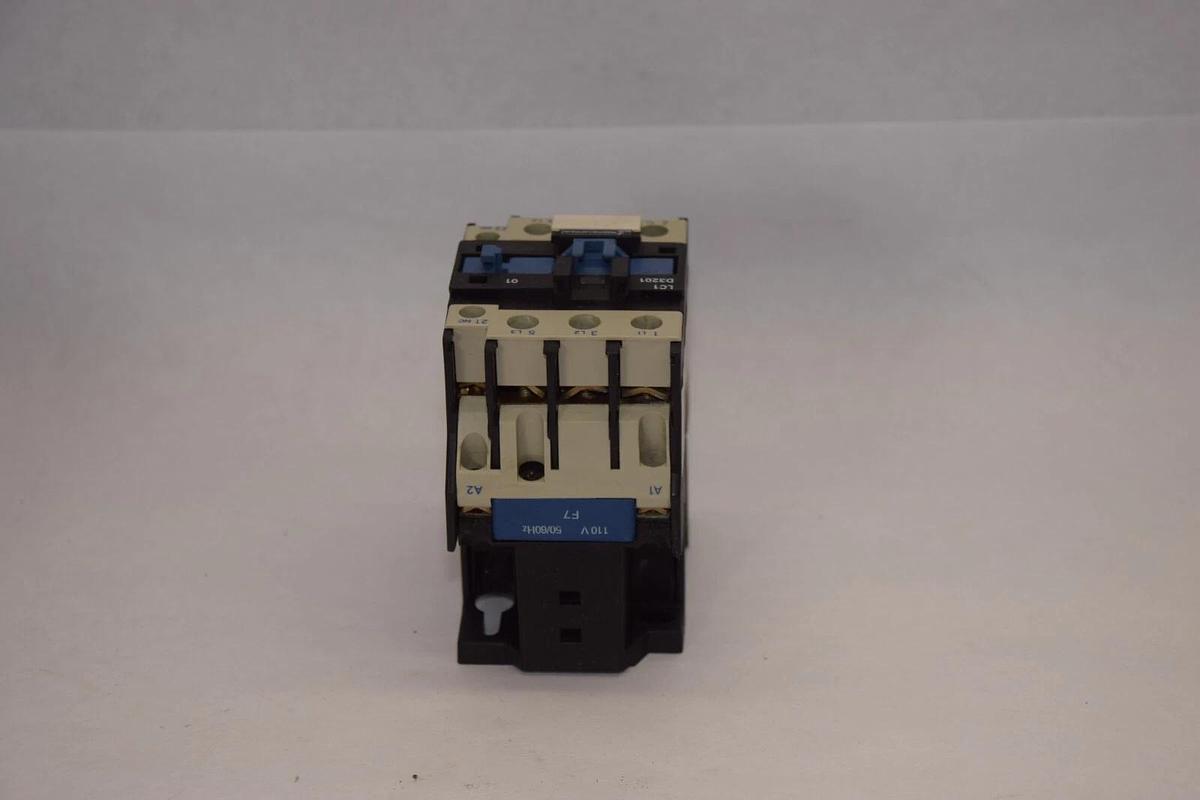 Used TELEMECANIQUE LC1 D3201 Contactor 110V Coil