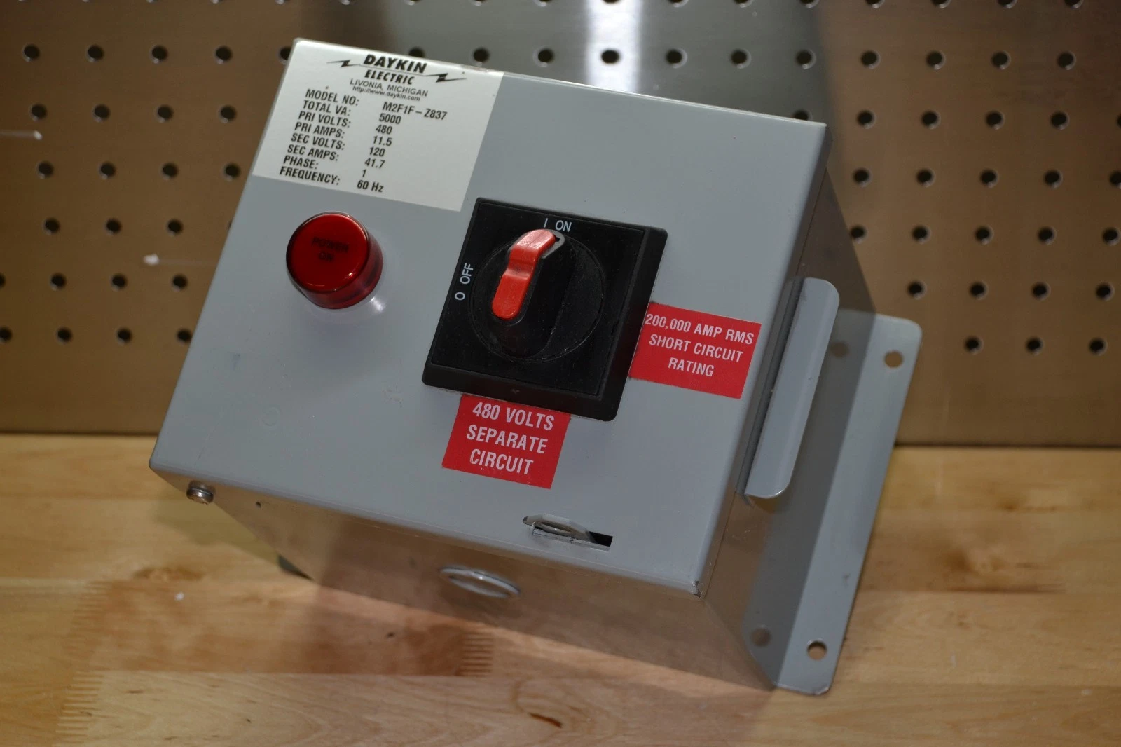DAYKIN ELECTRIC M2F1F-Z837 TRANSFORMER DISCONNECT 480v M2F1F-Z837