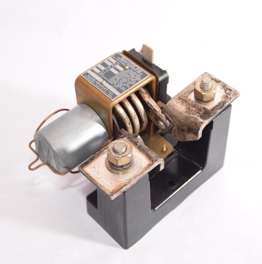 Used ALLEN BRADLEY BULLETIN 810 X-180751 320A 600V Magnetic Overload Relay