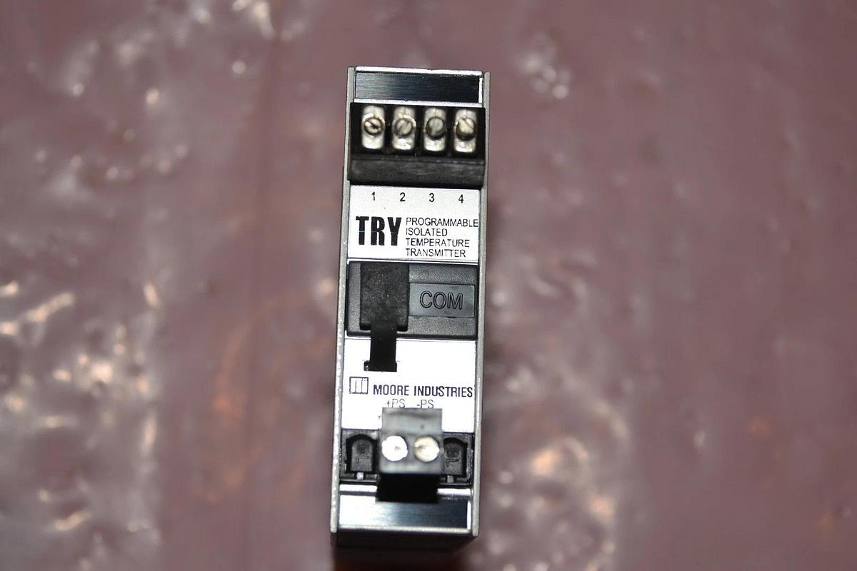 Used MOORE INDUSTRIES PROGRAMMABLE ISOLATED TEMP TRANSMITTER TRY/PRG/4-20MA/10-42DC