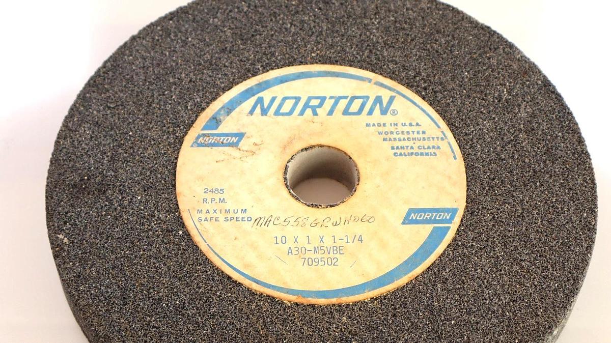 NORTON 709502 A30-M5VBE 10" OD 1" W 1-1/4" ID 10"x1"x1-1/4" Grinding Wheel NEW